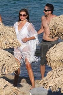 Sofía Vergara feet photo thumbnail