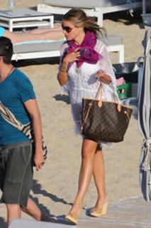 Sofía Vergara feet photo thumbnail