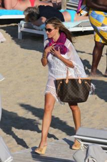 Sofía Vergara feet photo thumbnail