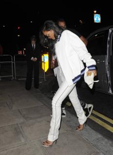 Rihanna feet photo thumbnail