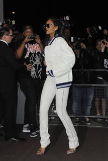 Rihanna feet photo thumbnail
