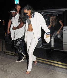 Rihanna feet photo thumbnail