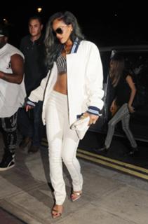 Rihanna feet photo thumbnail