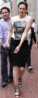 Mandy Moore feet photo thumbnail
