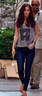 Megan Fox feet photo thumbnail