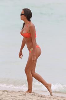 Irina Shayk feet photo thumbnail