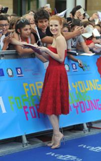 Jessica Chastain feet photo thumbnail