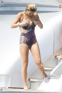 Bar Refaeli feet photo thumbnail