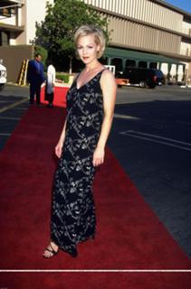 Jennie Garth feet photo thumbnail