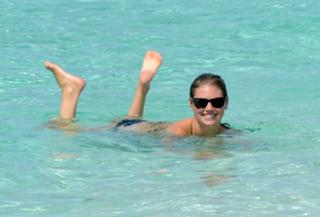 Kate Upton feet photo thumbnail