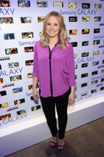 Kristen Bell feet photo thumbnail