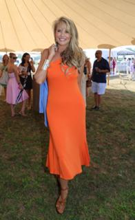Christie Brinkley feet photo thumbnail