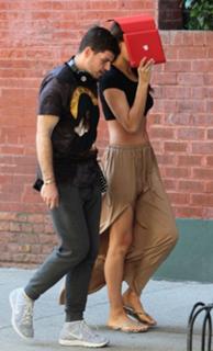 Irina Shayk feet photo thumbnail