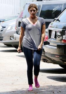 Ashley Benson feet photo thumbnail