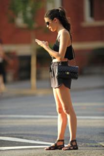 Sara Sampaio feet photo thumbnail