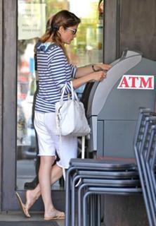 Selma Blair feet photo thumbnail