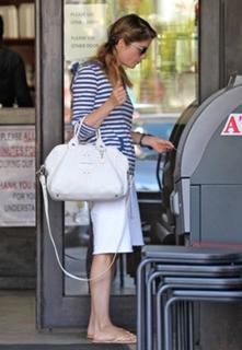 Selma Blair feet photo thumbnail