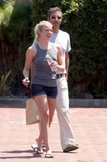 LeAnn Rimes feet photo thumbnail