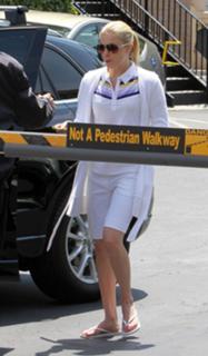 LeAnn Rimes feet photo thumbnail