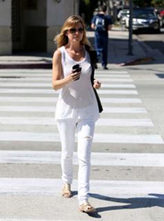 Ellen Pompeo feet photo thumbnail