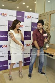 Madhuri Dixit feet photo thumbnail