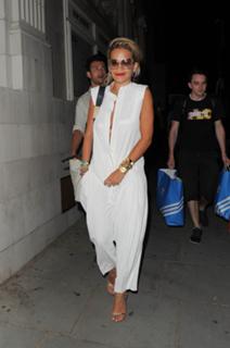 Rita Ora feet photo thumbnail
