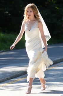 Anna Kendrick feet photo thumbnail
