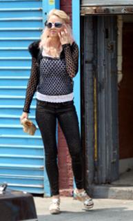 Naomi Watts feet photo thumbnail