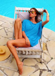 Alessia Marcuzzi feet photo thumbnail