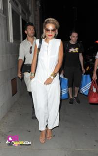 Rita Ora feet photo thumbnail