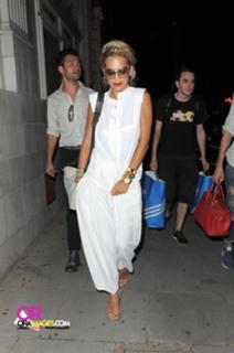 Rita Ora feet photo thumbnail