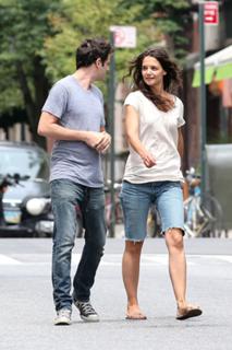 Katie Holmes feet photo thumbnail