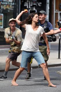 Katie Holmes feet photo thumbnail