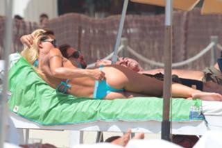 Michelle Hunziker feet photo thumbnail