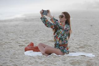 Marina Ruy Barbosa feet photo thumbnail