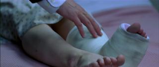 Claire Danes feet photo thumbnail
