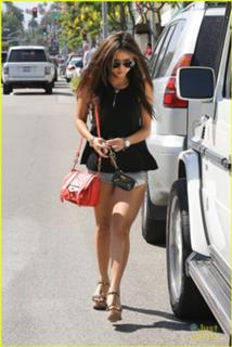 Brenda Song feet photo thumbnail