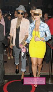 Amber Rose feet photo thumbnail
