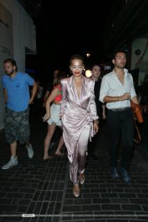 Rita Ora feet photo thumbnail