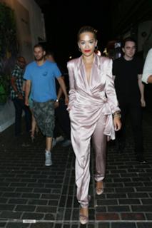 Rita Ora feet photo thumbnail