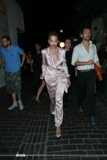 Rita Ora feet photo thumbnail