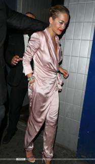 Rita Ora feet photo thumbnail