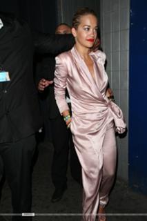 Rita Ora feet photo thumbnail