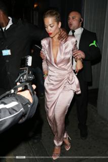 Rita Ora feet photo thumbnail