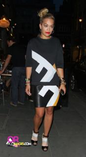 Rita Ora feet photo thumbnail