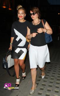 Rita Ora feet photo thumbnail