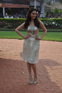Aditi Rao Hydari feet photo thumbnail
