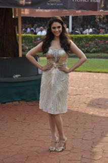 Aditi Rao Hydari feet photo thumbnail