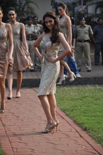 Aditi Rao Hydari feet photo thumbnail