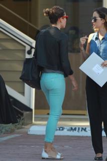 Jessica Biel feet photo thumbnail